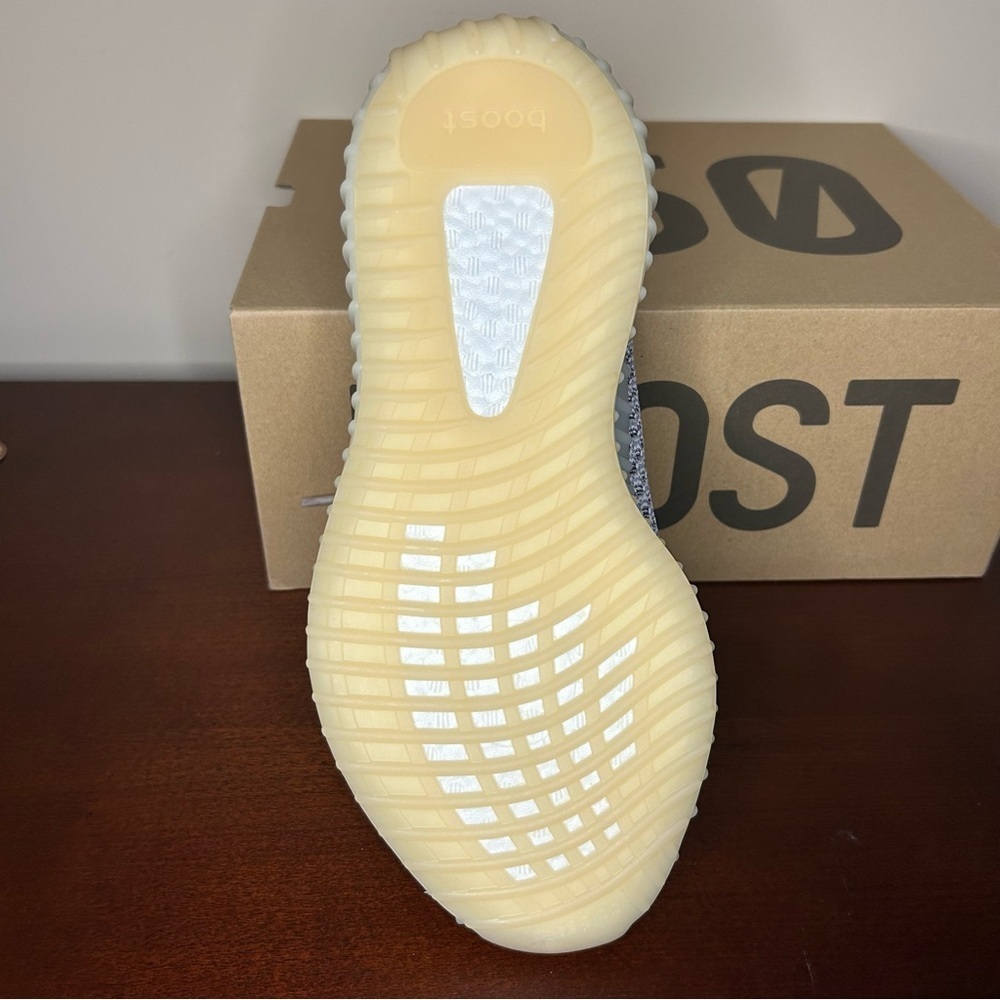 Adidas Yeezy Boost 350 V2 Ash Pearl (Unisex Size 9 Men's) - Picture 7 of 16